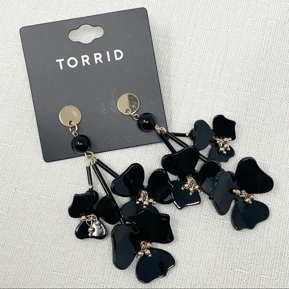 🌺 Torrid Resin Hanging Flower Drop Earrings NWT
